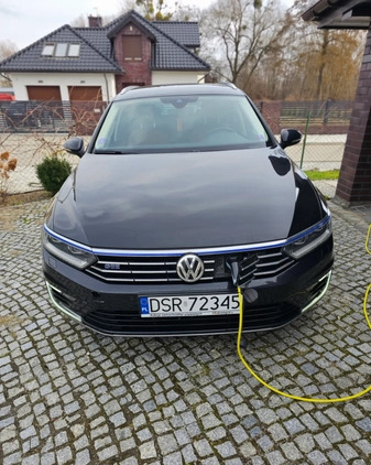 Volkswagen Passat cena 68600 przebieg: 246000, rok produkcji 2015 z Gliwice małe 466